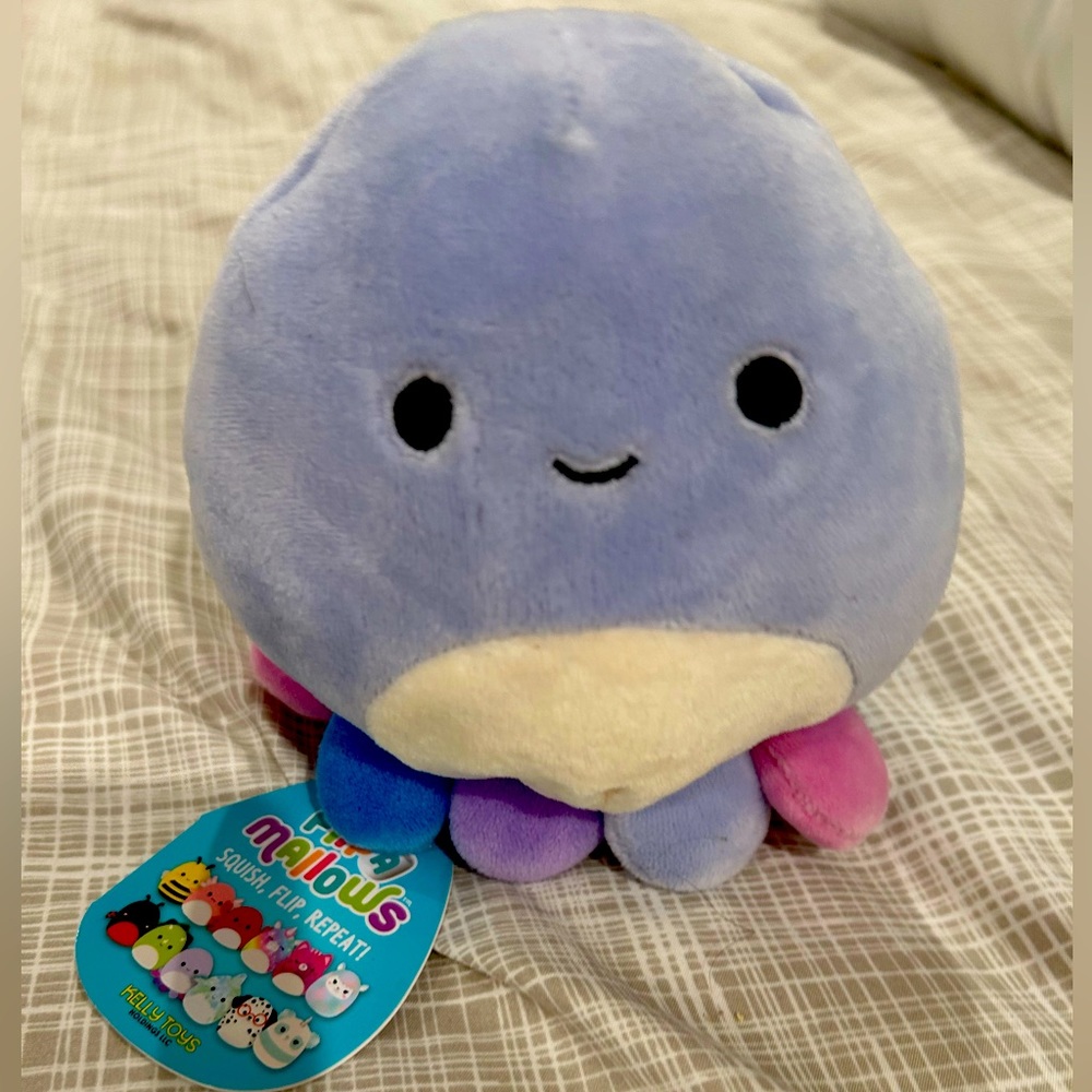 Flip a mellows mini squishmallow